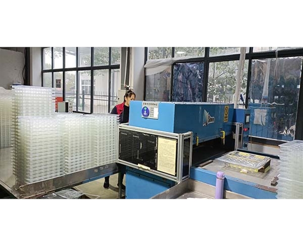 吸塑車(che)間一角