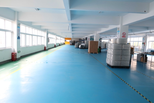 吸(xi)塑包裝生産車間(jian)